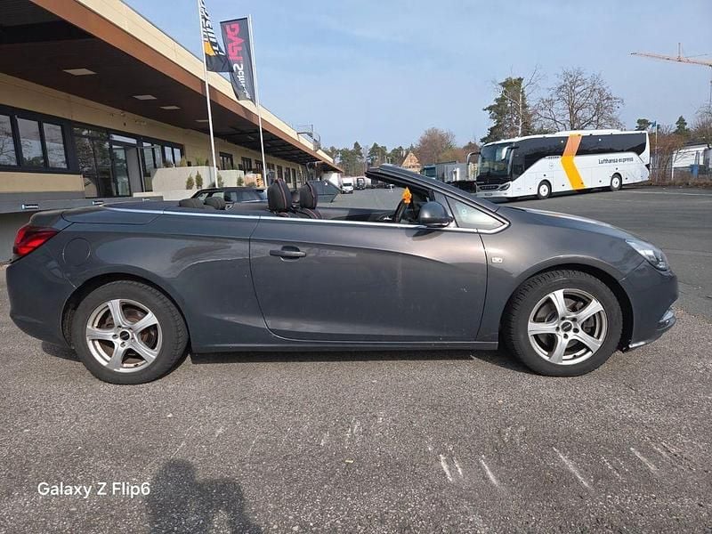 Gebraucht Opel Cascada Edition 140 PS (102 kW) 2015 Grau Cabrio