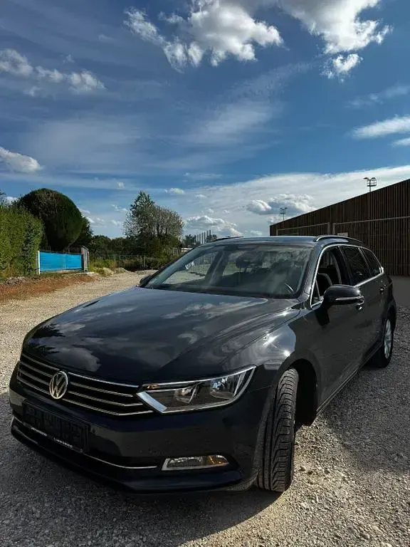 Gebraucht VW Passat Comfortline 150 PS (110 kW) 2016 Grau Kombi