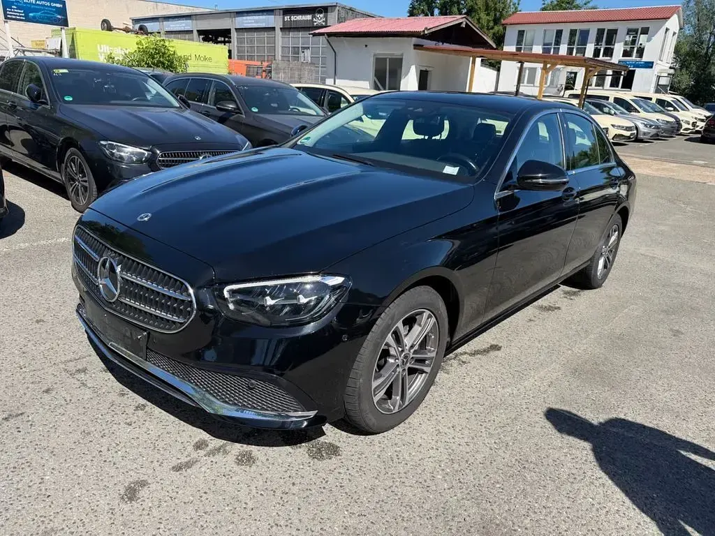 Usado Mercedes E200 160 CV (117 kW) 2022 Negro Berlina
