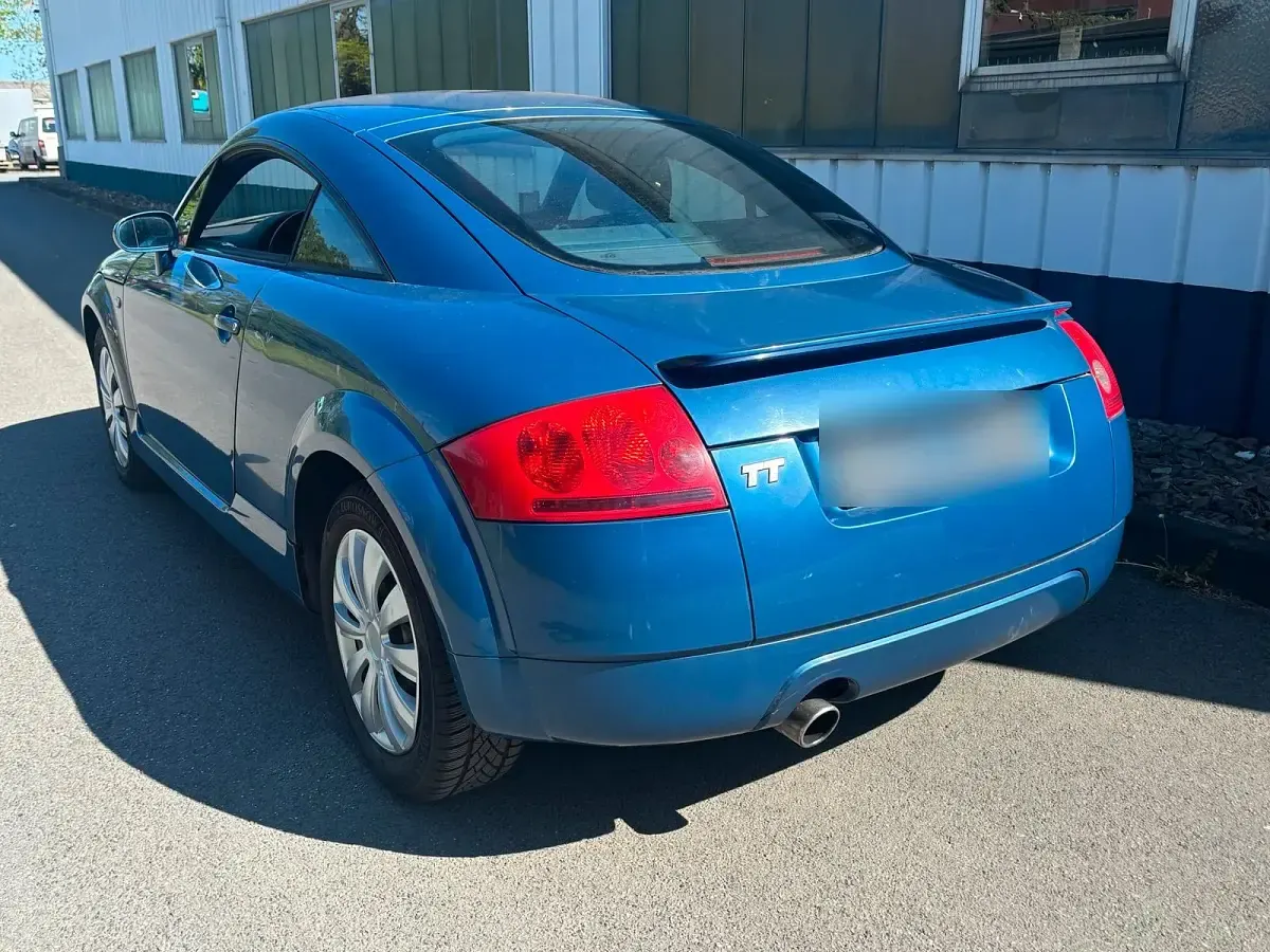 Second-hand Audi TT 180 CP (132 kW) 1999 Albastru Coupe