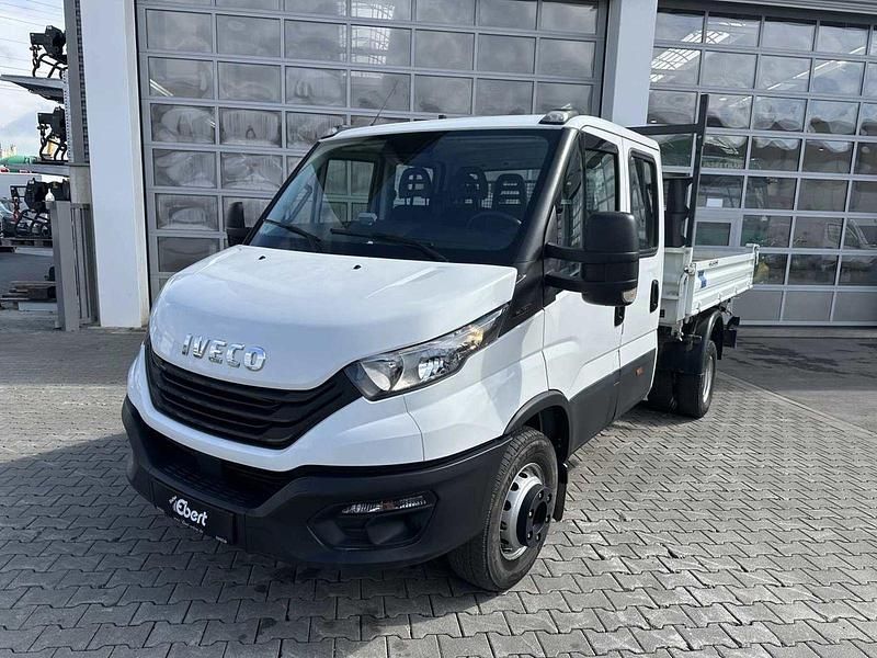 Weiss Gebraucht 2022 Iveco Massif Van / Kleinbus | 63.842 € - Bild 1/4