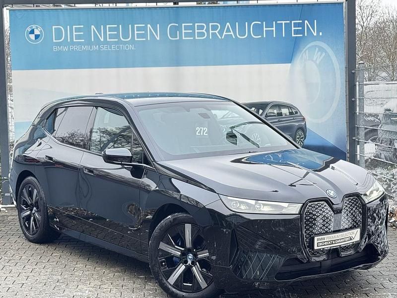 Gebraucht BMW iX Sport Line 239 kW (326 PS) 2023 Black sapphire SUV