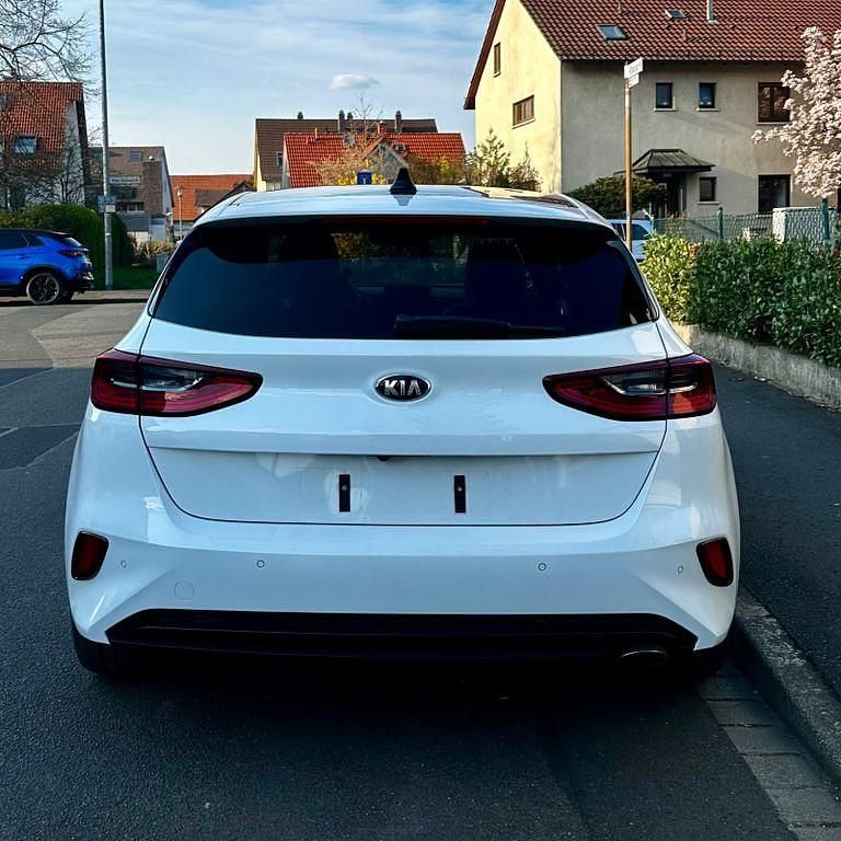Gebraucht Kia Ceed Platinum 140 PS (102 kW) 2018 Weiß Kleinwagen