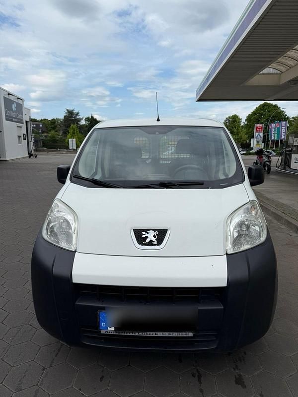 Weiß Gebraucht 2010 Peugeot Bipper Van | 4.000 € (Fairer Preis) - Bild 1/4