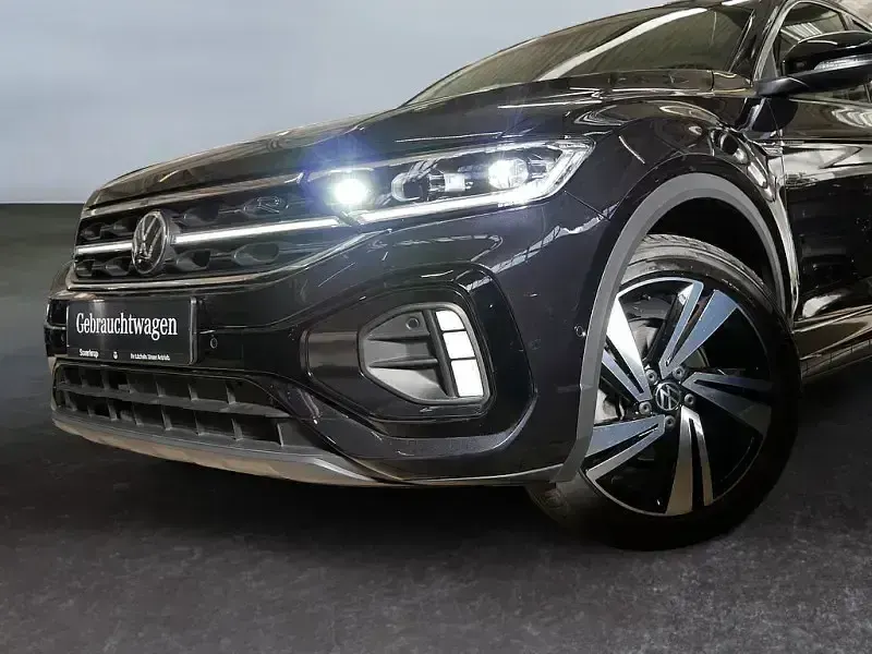 Gebraucht VW T-Roc R-line 150 PS (110 kW) 2024 Deep black perleffekt (metallic) SUV