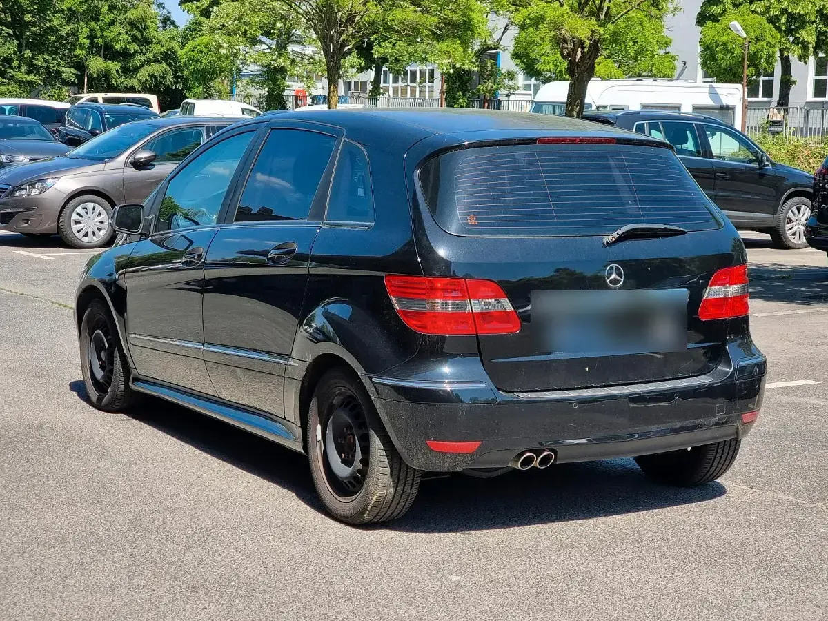 Gebraucht Mercedes B200 194 PS (142 kW) 2010 Schwarz Van / Kleinbus
