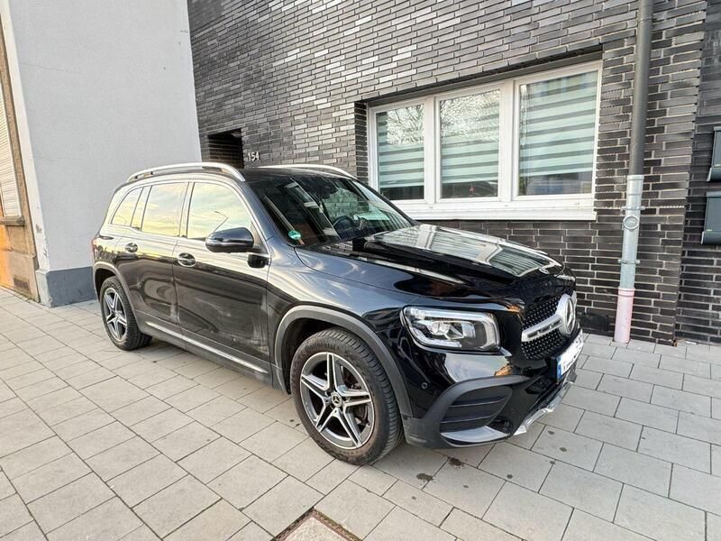 Schwarz Gebraucht 2020 Mercedes GLB200 AMG line SUV | 31.999 € (Fairer Preis) - Bild 1/4