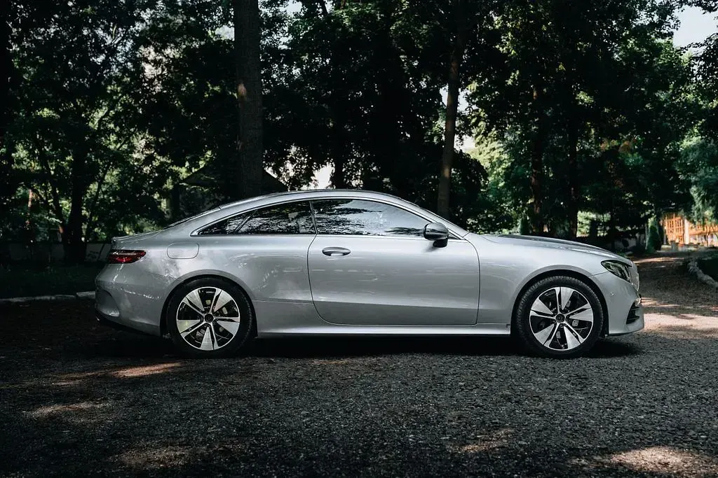 Gebraucht Mercedes 220 194 PS (142 kW) 2018 Silber