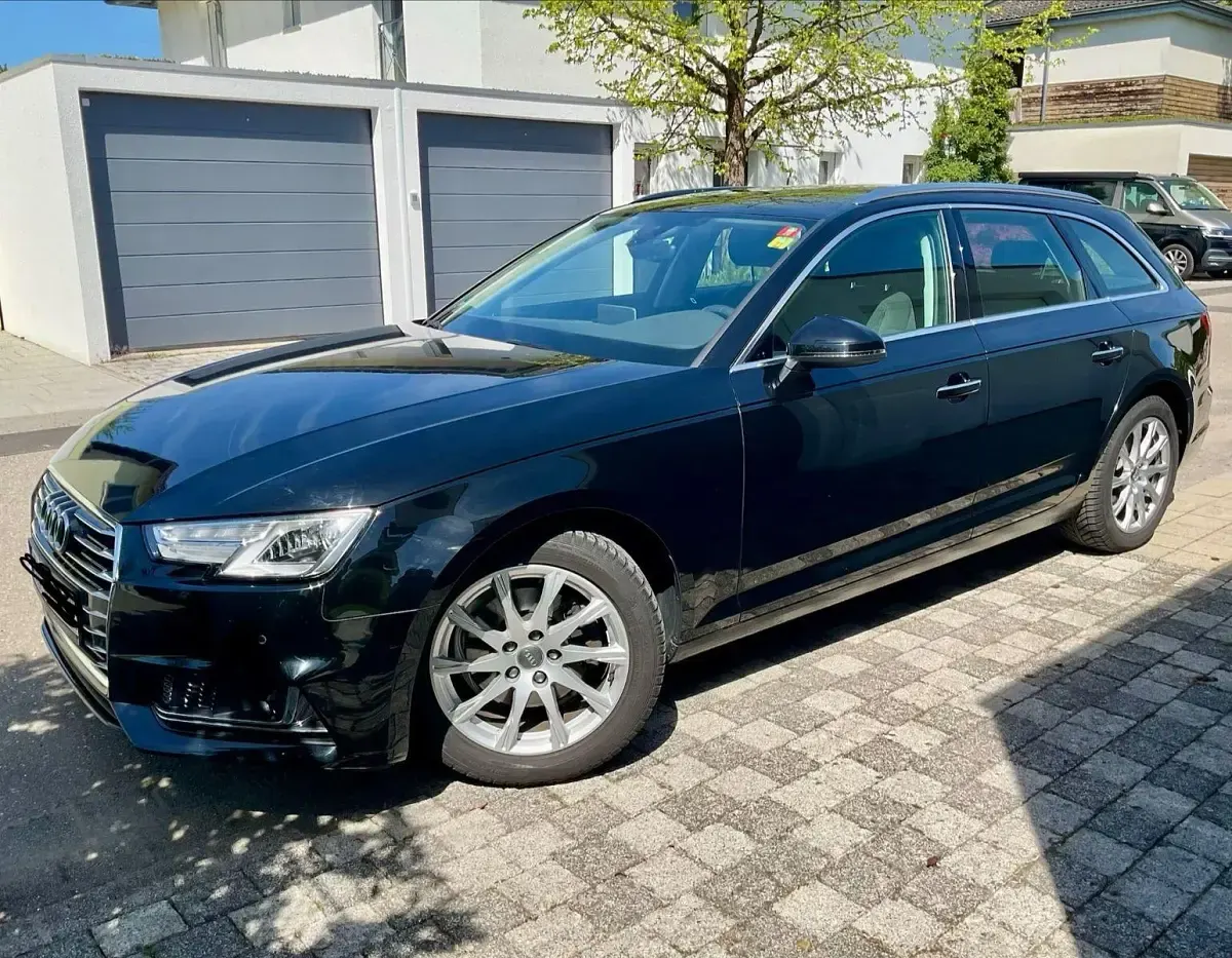 Gebraucht Audi A4 190 PS (139 kW) 2019 Schwarz Kombi