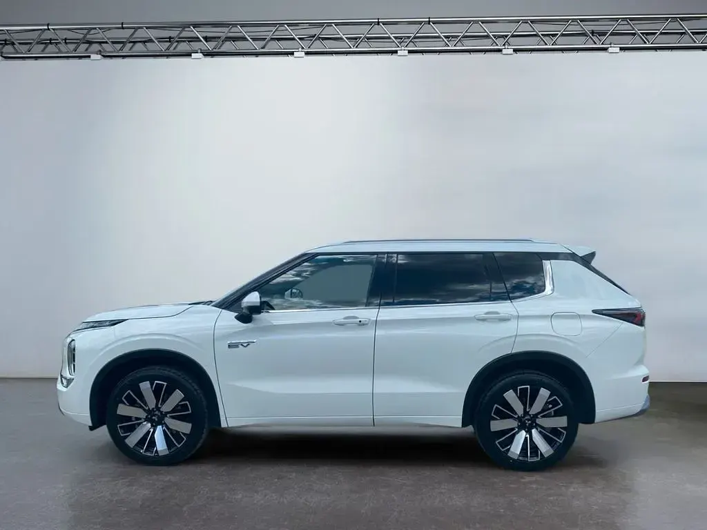 Neu Mitsubishi Outlander P-HEV Top 306 PS (225 kW) 2026 Schwarz SUV