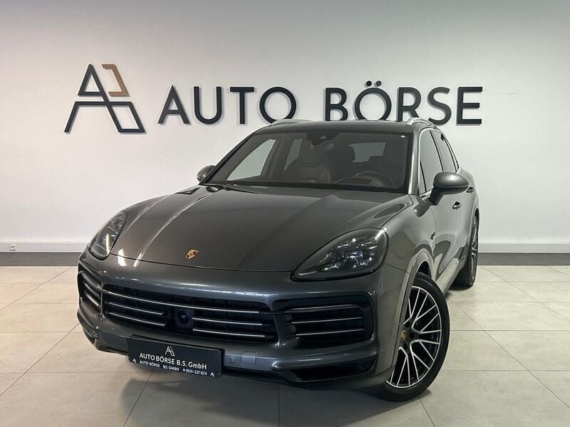 Quarzitgrau metallic Gebraucht 2021 Porsche Cayenne SUV | 51.990 € - Bild 1/4