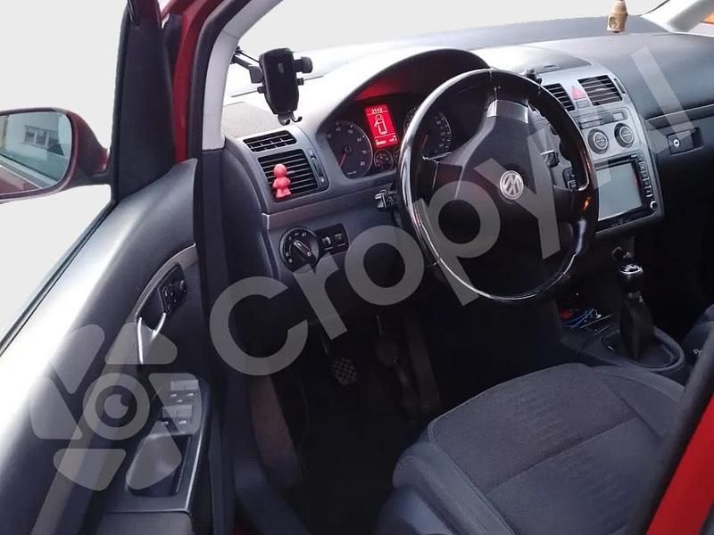 Gebraucht VW Touran 140 PS (102 kW) 2008 Rot Van / Kleinbus