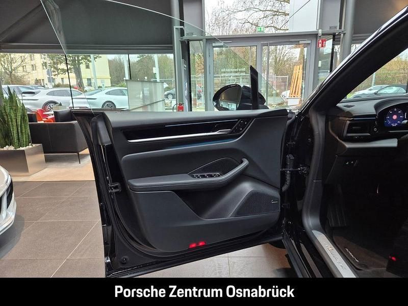 Gebraucht Porsche Macan 300 kW (408 PS) 2026 Tiefschwarzmetallic SUV