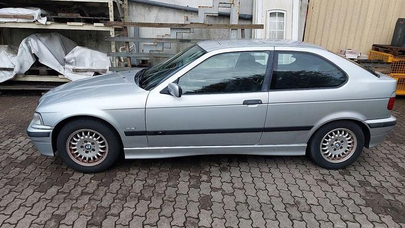 Silber Gebraucht 1997 BMW 323 Compact Sport Line Kleinwagen | 4.400 € (Superpreis) - Bild 1/4