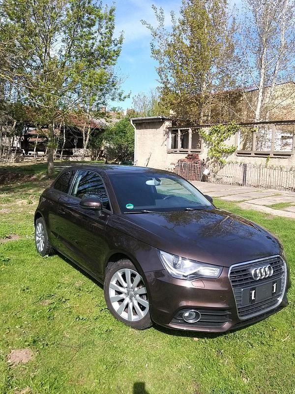 Gebraucht Audi A1 Sportback 85 PS (62 kW) 2013 Braun Kleinwagen