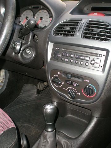Gebraucht Peugeot 206 Filou 75 PS (55 kW) 2003 Silber Kombi