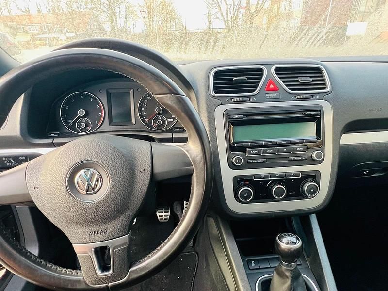 Gebraucht VW Eos Basis 160 PS (117 kW) 2011 Grau Cabrio