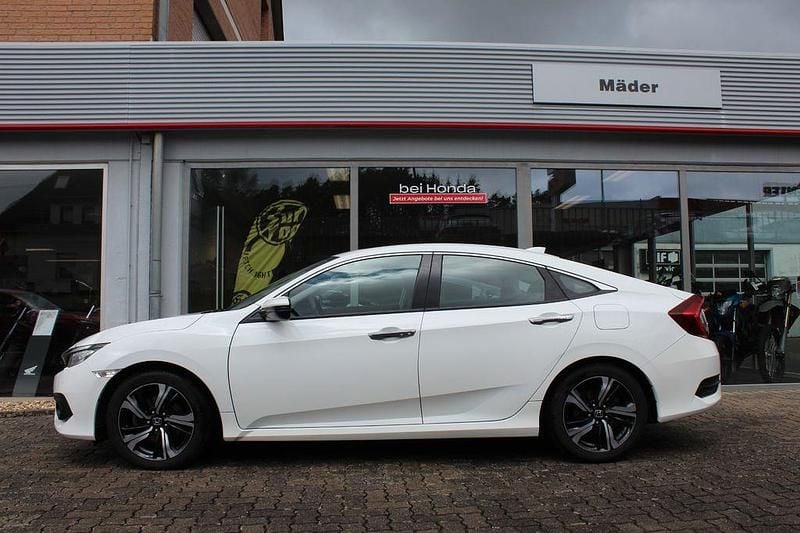 Gebraucht Honda Civic Executive 182 PS (133 kW) 2017 Weiß Limousine