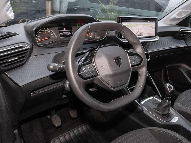 Second-hand Peugeot 208 Active 101 CP (74 kW) 2024 Negru Hatchback