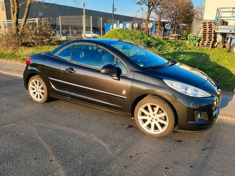 Schwarz Gebraucht 2011 Peugeot 207 CC Roland Garros Cabrio | 4.400 € (Fairer Preis) - Bild 1/4
