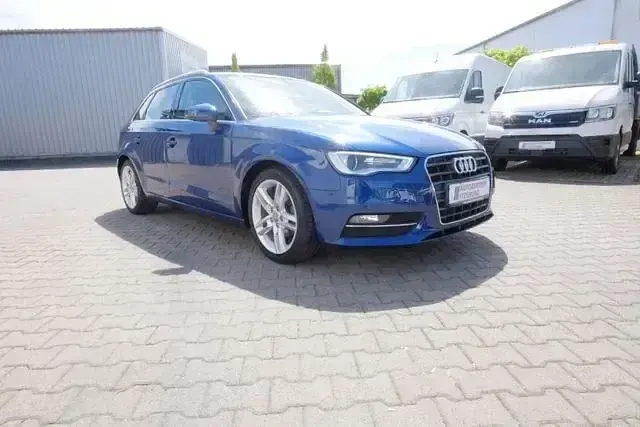 Gebraucht Audi A3 Ambition 150 PS (110 kW) 2013 Blau Limousine