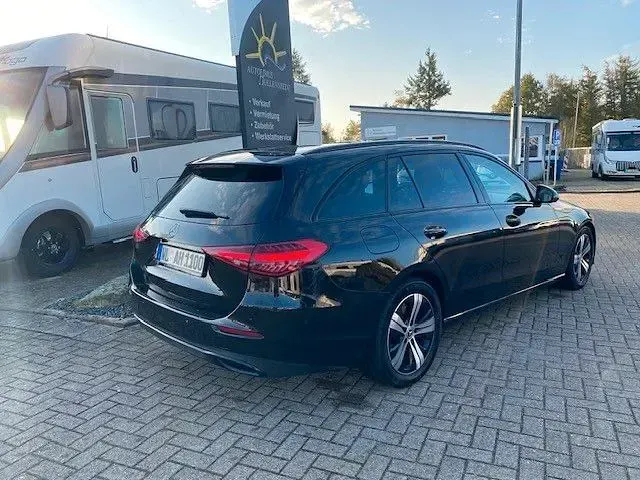 Gebraucht Mercedes C300 265 PS (194 kW) 2022 Schwarz Limousine