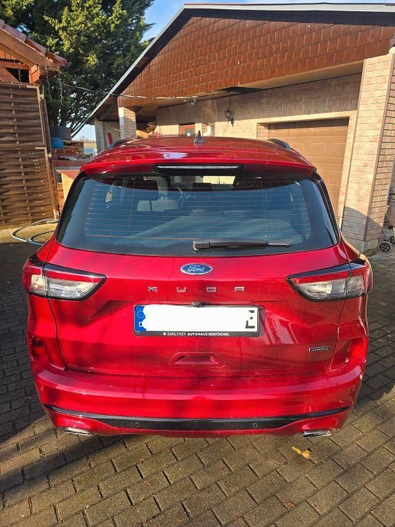 Gebraucht Ford Kuga ST-Line 224 PS (164 kW) 2024 Rot SUV