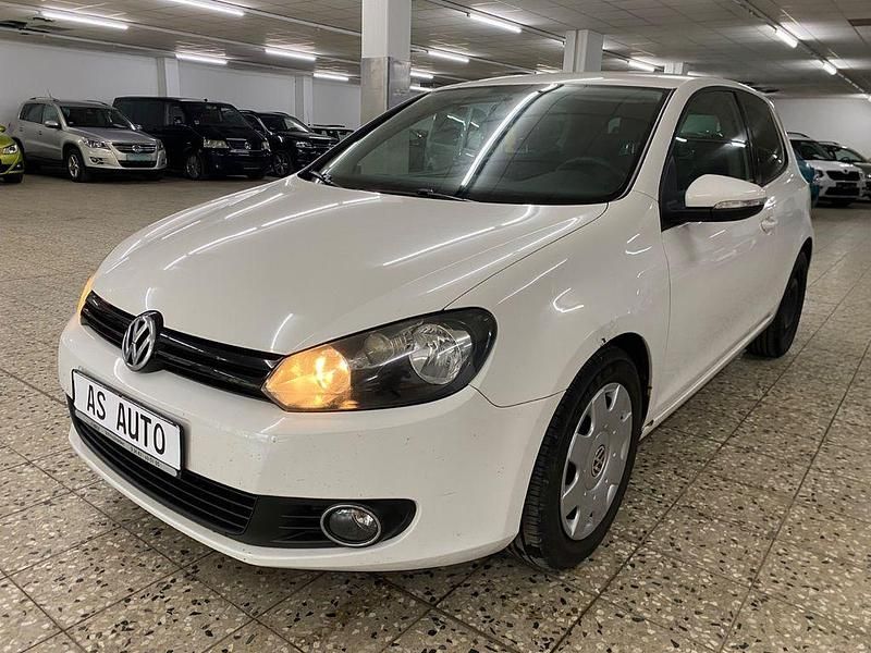 Weiß Gebraucht 2010 VW Golf VI Trendline Limousine | 1.998 € (Superpreis) - Bild 1/4