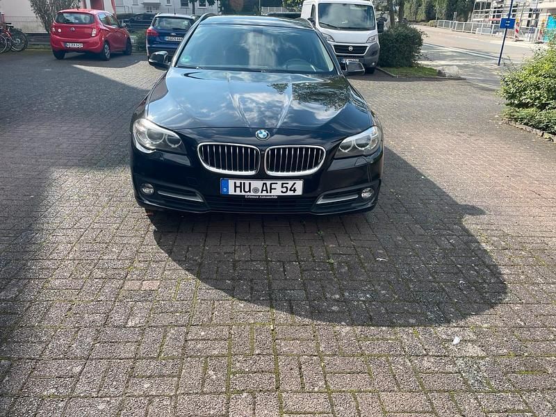 Schwarz Gebraucht 2016 BMW 520 Kombi | 12.990 € (Fairer Preis) - Bild 1/4