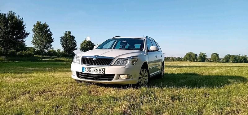 Gebraucht Skoda Octavia 105 PS (77 kW) 2017 Weiß Kombi