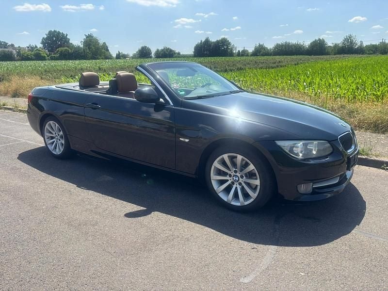 Gebraucht BMW 330 Cabriolet Performance 272 PS (200 kW) 2011 Schwarz Cabrio