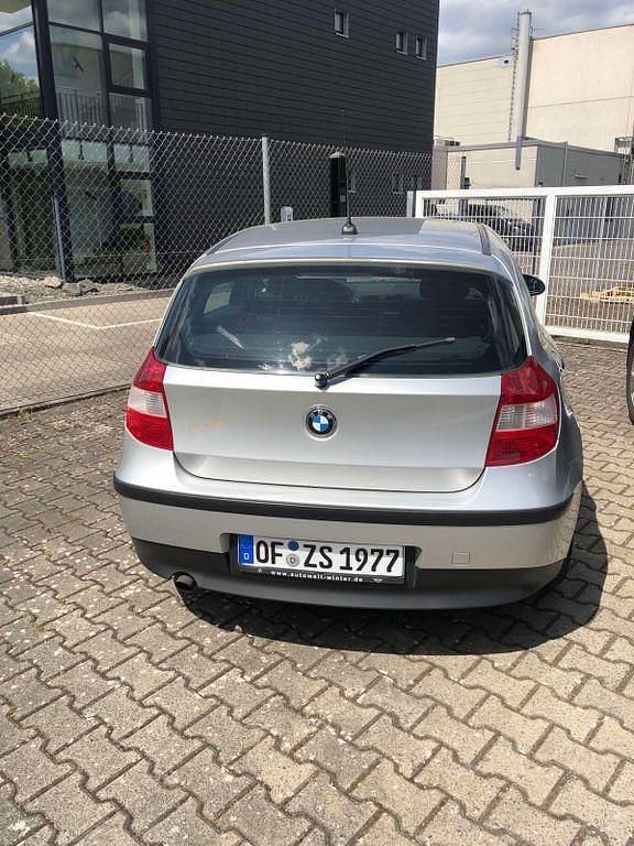 Silber Gebraucht 2004 BMW 116 Kleinwagen | 1.350 € (Superpreis) - Bild 1/2