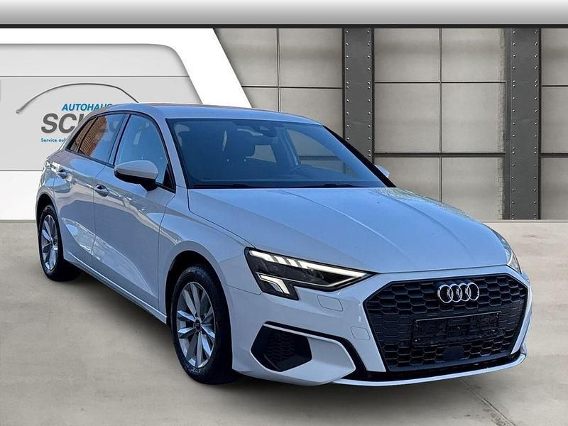 Używany Audi A3 150 KM (110 kW) 2022 Biały Sedan/Limuzyna