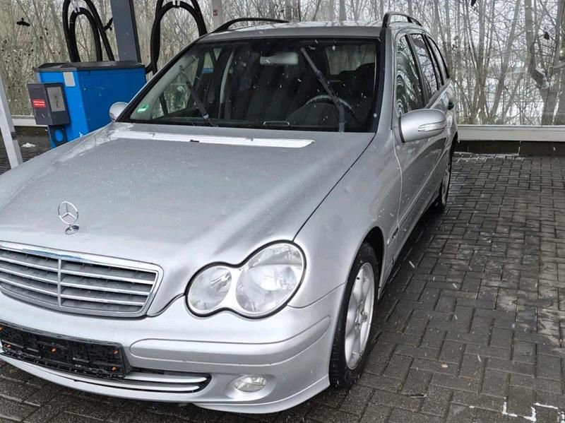Grau Gebraucht 2004 Mercedes C200 Kombi | 1.500 € (Guter Preis) - Bild 1/4