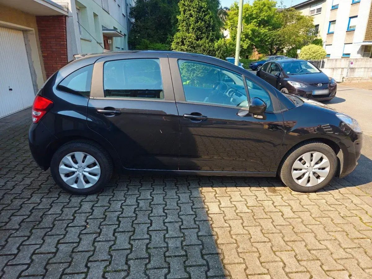 Gebraucht Citroën C3 Tendance 95 PS (69 kW) 2011 Schwarz Limousine