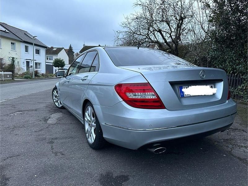 Gebraucht Mercedes C250 Avantgarde 204 PS (150 kW) 2011 Silber Limousine