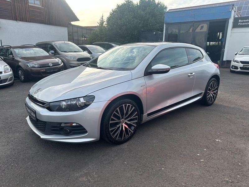Silber Gebraucht 2014 VW Scirocco Life Coupé | 12.900 € (Fairer Preis) - Bild 1/4