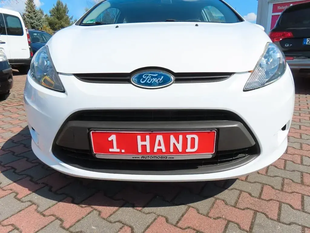 Gebraucht Ford Fiesta Trend 60 PS (44 kW) 2009 Weiß Kleinwagen