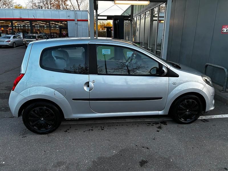 Usado Renault Twingo 64 HP (47 kW) 2008 Prateado Citadino