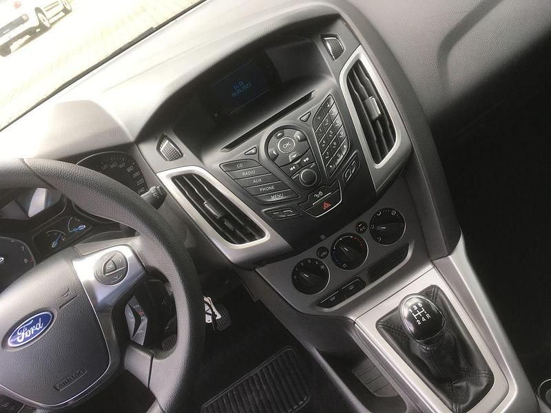 Gebraucht Ford Focus 105 PS (77 kW) 2011 Schwarz Limousine