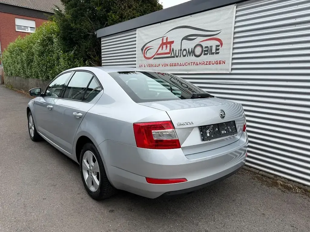 Gebraucht Skoda Octavia 105 PS (77 kW) 2013 Silber Limousine