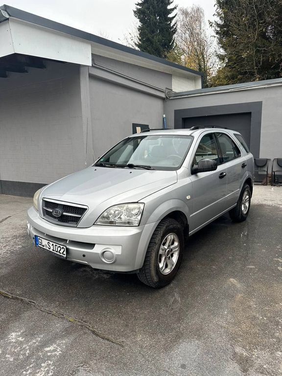 Grau Gebraucht 2005 Kia Sorento LX SUV | 3.600 € (Etwas zu teuer) - Bild 1/4