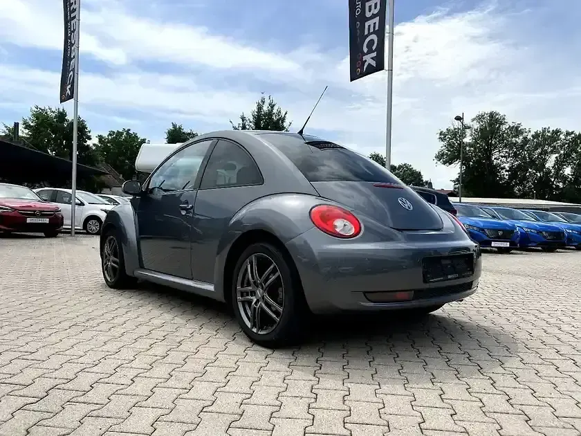 Gebraucht VW Beetle 102 PS (75 kW) 2010 Platinum grey metallic Kleinwagen
