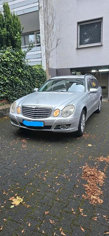 Silber Gebraucht 2007 Mercedes E200 Elegance Kombi | 5.500 € (Fairer Preis) - Bild 1/4
