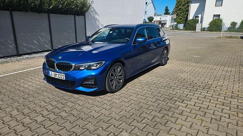 Blau Gebraucht 2020 BMW 318 M Sport Kombi | 22.800 € (Superpreis) - Bild 1/4