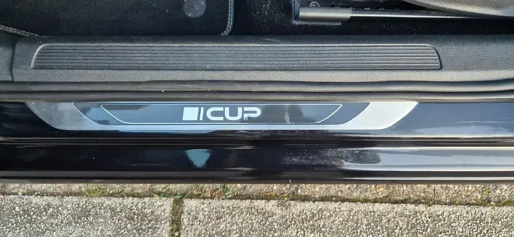 Second-hand VW Golf VII Cup 140 CP (102 kW) 2014 Negru Berlinǎ