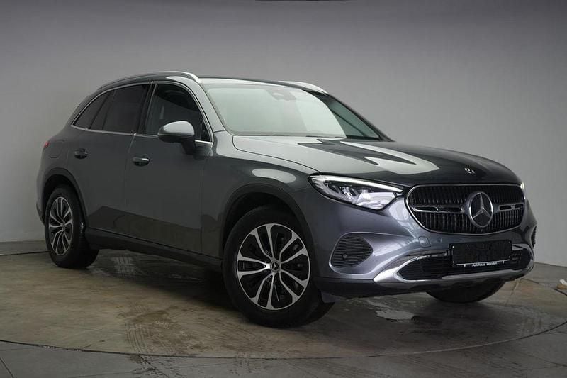 Selenitgrey Gebraucht 2023 Mercedes GLC220 Advanced SUV | 48.490 € (Guter Preis) - Bild 1/4