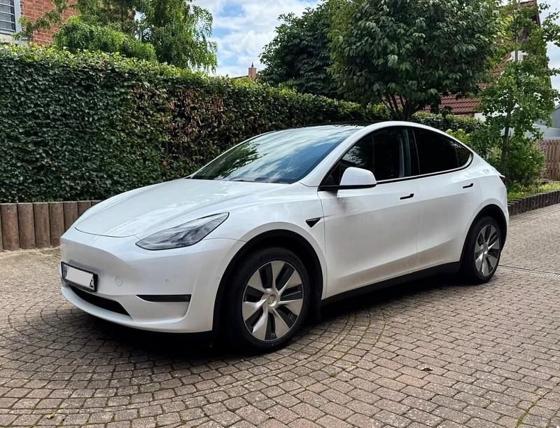 Weiß Gebraucht 2021 Tesla Model Y Long Range AWD SUV | 31.000 € (Fairer Preis) - Bild 1/4