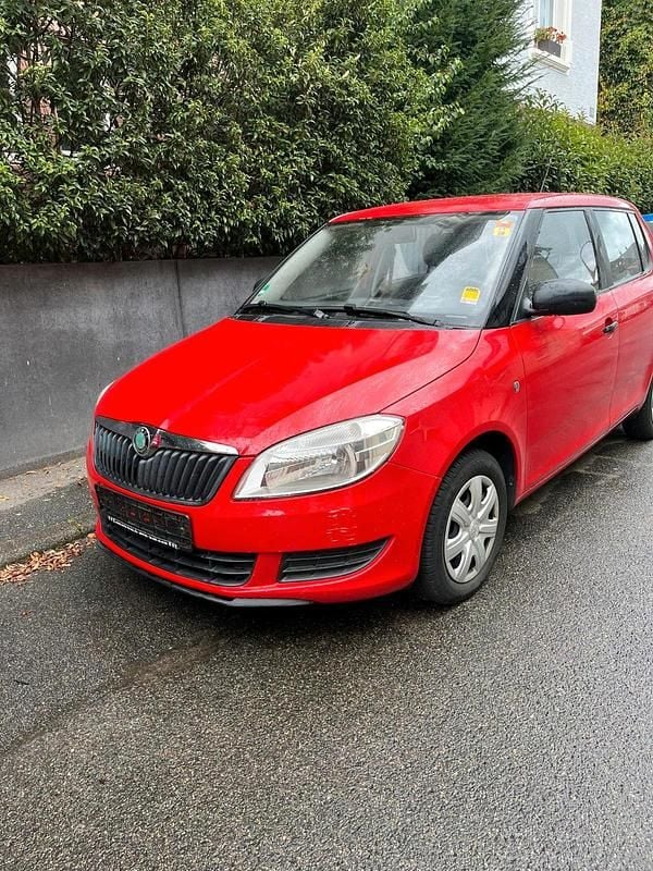 Rot Gebraucht 2011 Skoda Fabia Limousine | 980 € (Superpreis) - Bild 1/4