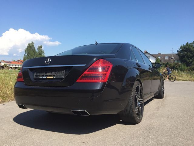 Gebraucht Mercedes S320 235 PS (172 kW) 2008 Schwarz metallic Limousine